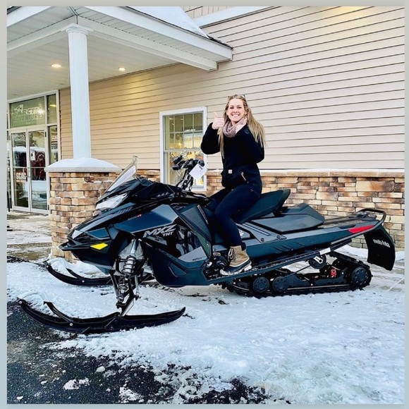 Meet your Posher, Jaclyn - Picture 2 of 7